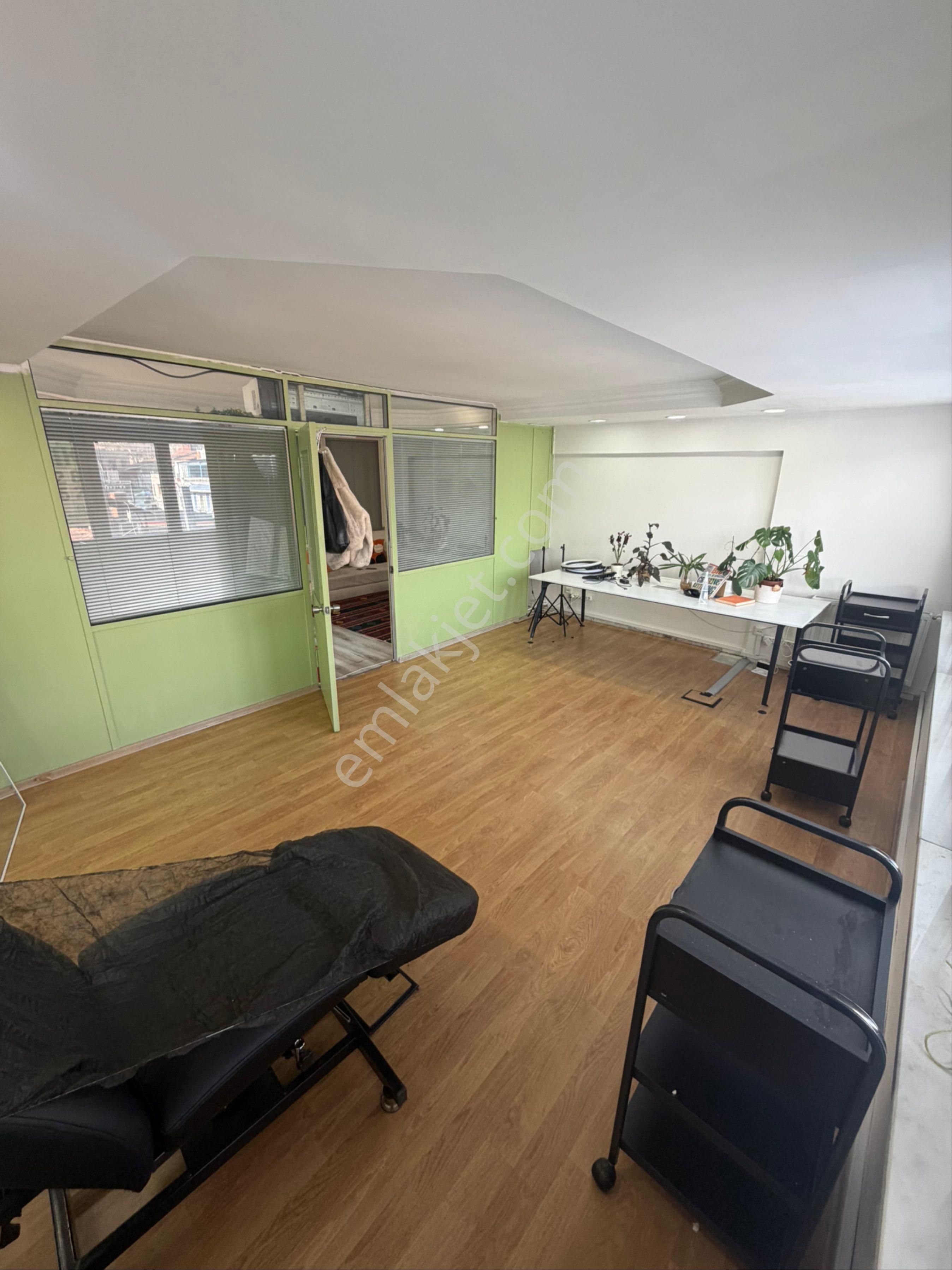 Kadıköy Mühürdar Cd Üzerinde Tabela Değeri Yüksek Aydınlık Manzaralı Asansörlü Ofis - Görsel 6