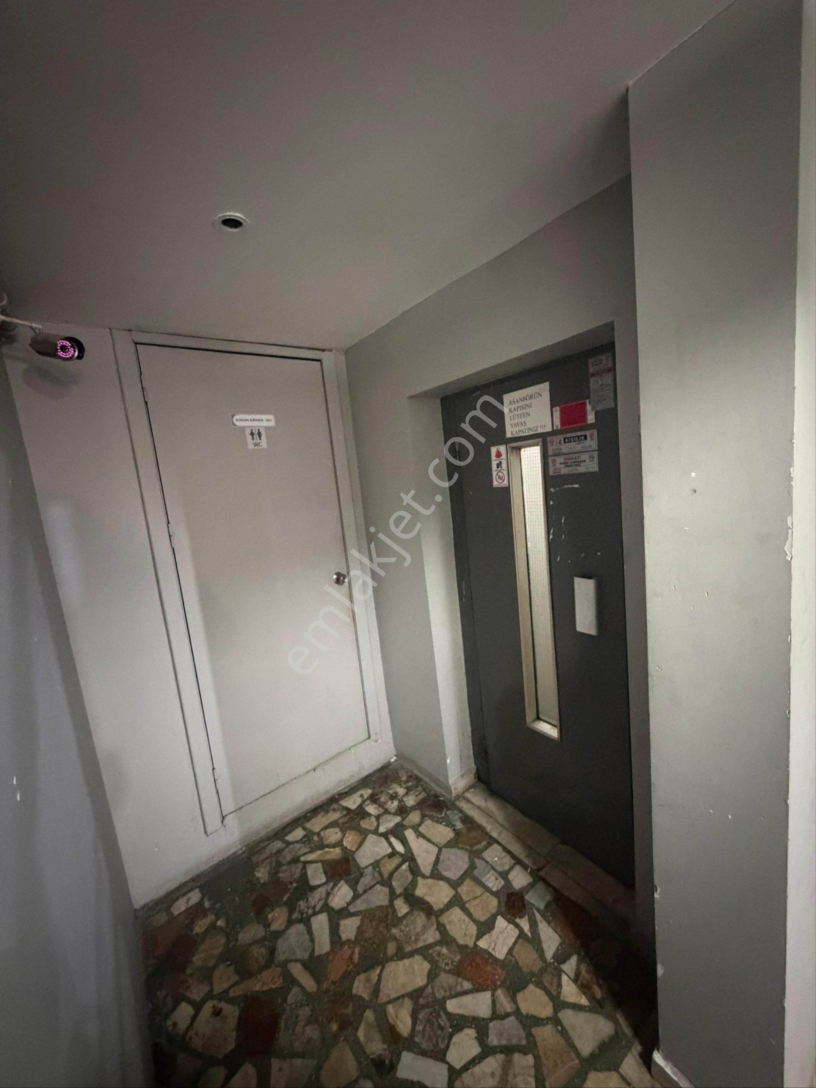 Kadıköy Mühürdar Cd Üzerinde Tabela Değeri Yüksek Aydınlık Manzaralı Asansörlü Ofis - Görsel 22