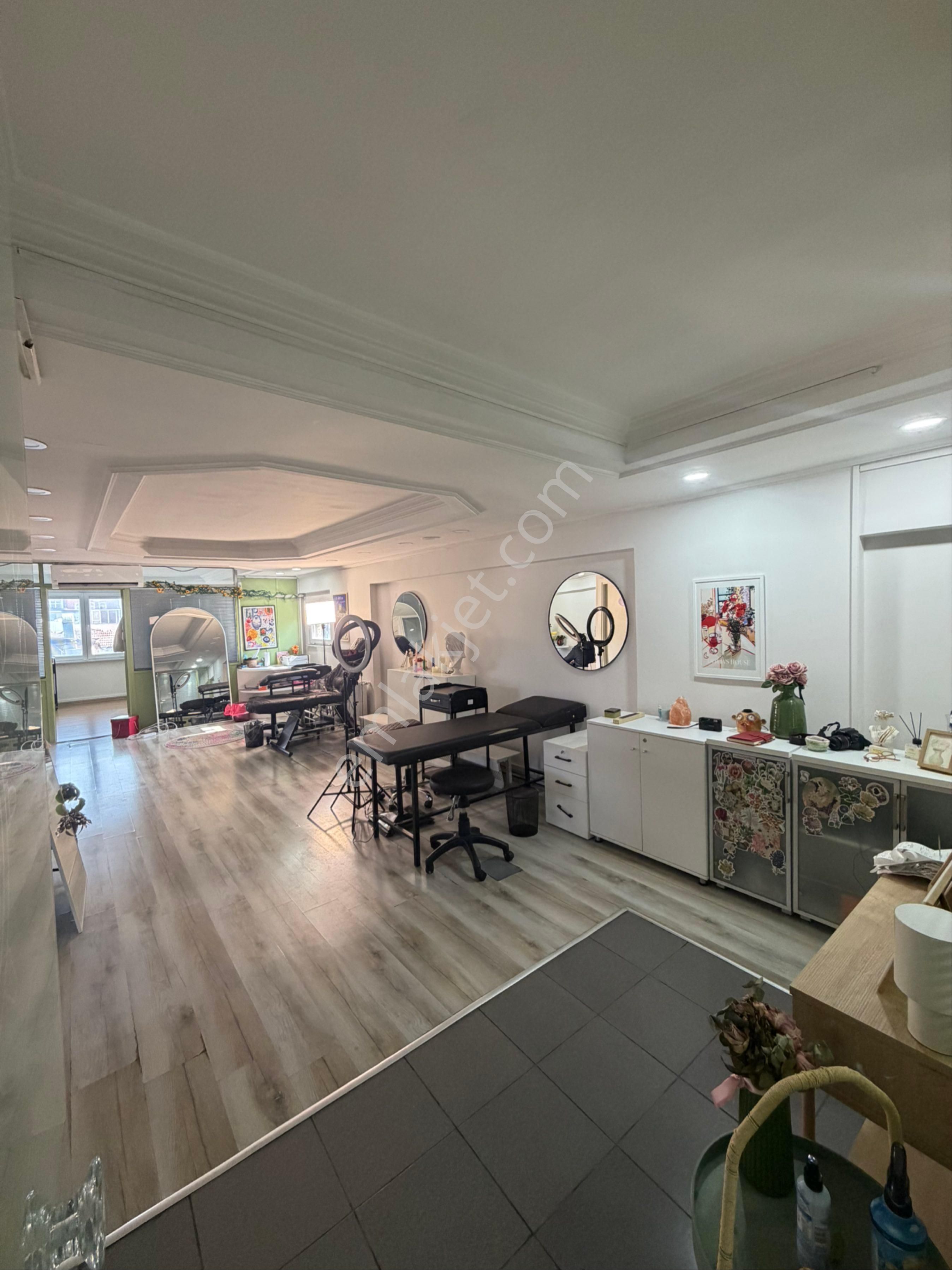 Kadıköy Mühürdar Cd Üzerinde Tabela Değeri Yüksek Aydınlık Manzaralı Asansörlü Ofis - Görsel 21