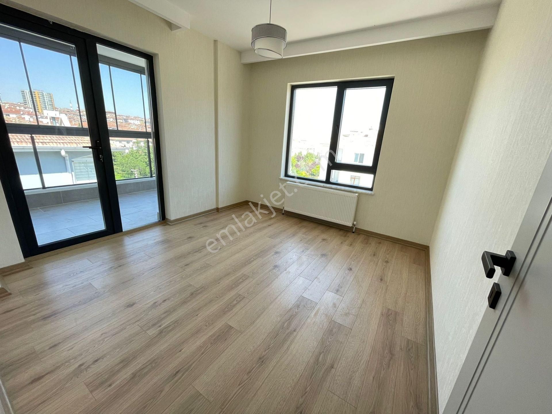 Es-astan Selçuklu Mahallesinde Sıfır Binada Ultra Lüks Kiralık Daire - Görsel 14
