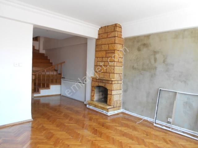 Zeytinlik Te Deniz Manzaralı 4+1 160m2 (2 Şömineli) Asansörlü - Görsel 16