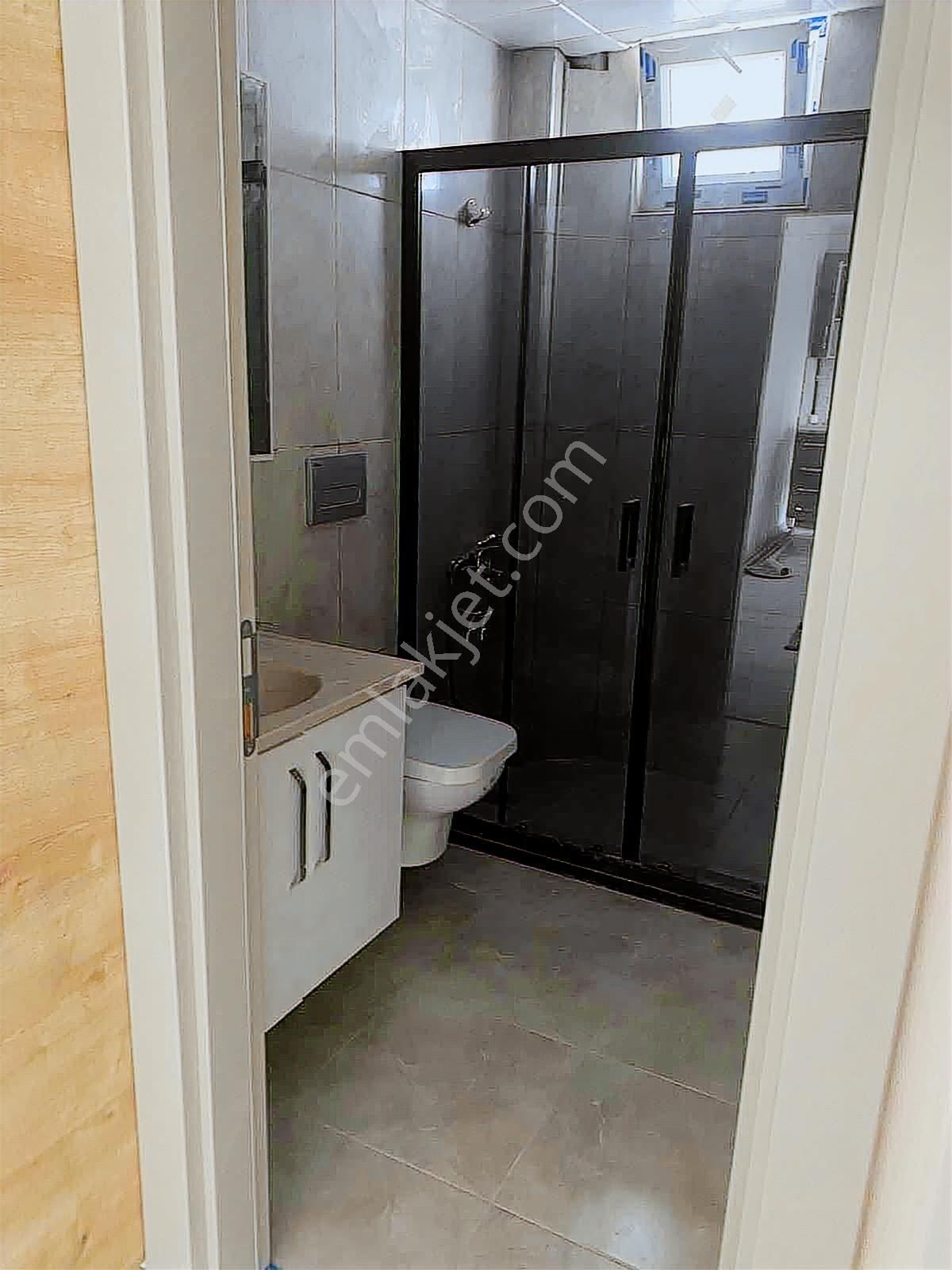 Dumlupınar Mahallesinde Yola Yakın Lüks Yapılı Kiralık Daire - Görsel 3