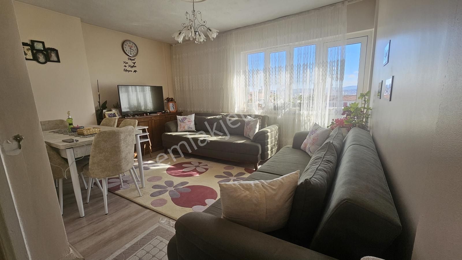 Fatih Gop'da 2+1 Temiz Bakımlı Metro Yakını Makul Daire - Görsel 4