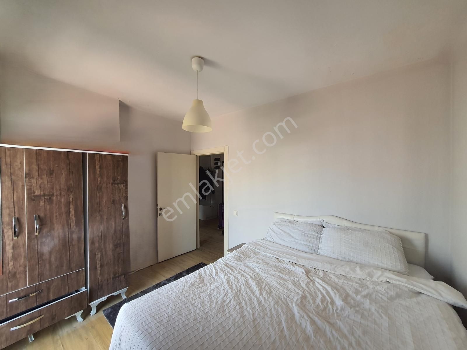 Menemen Seyrek'te Havuzlu Sitede Kiralık 1+1 Eşyalı Daire - Görsel 2