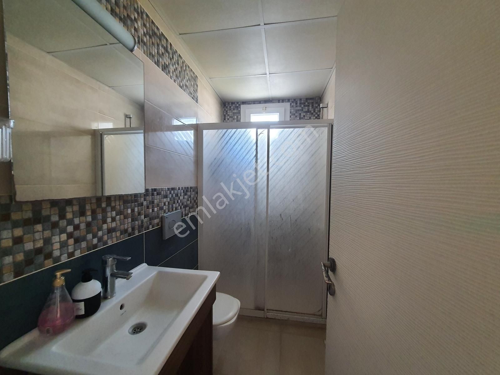 Menemen Seyrek'te Havuzlu Sitede Kiralık 1+1 Eşyalı Daire - Görsel 4