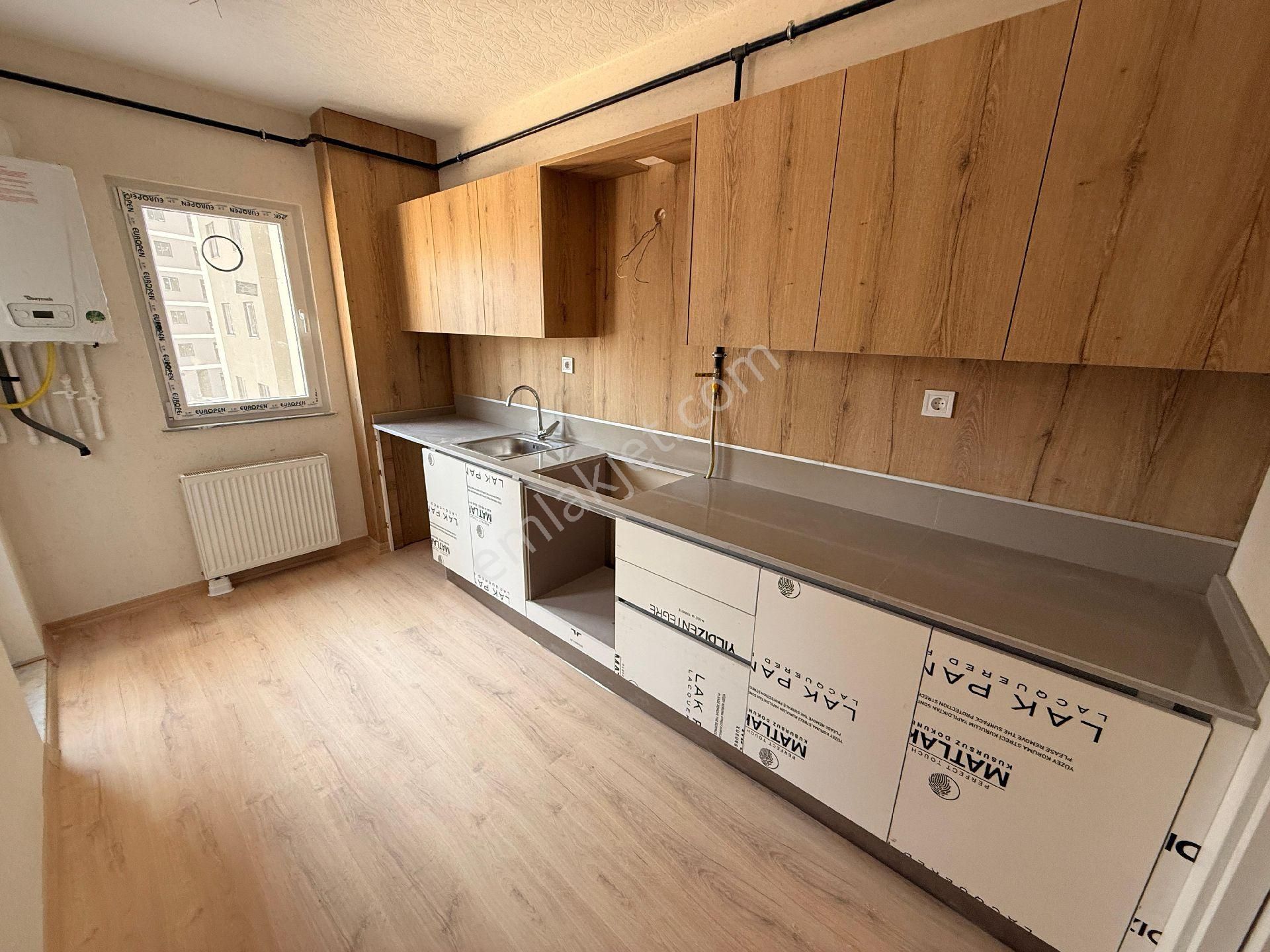 Kaçmaz Emlak Cumhuriyet Mah Prestij Yeni Hayat Kiralık Sıfır 3+1 Daire - Görsel 3