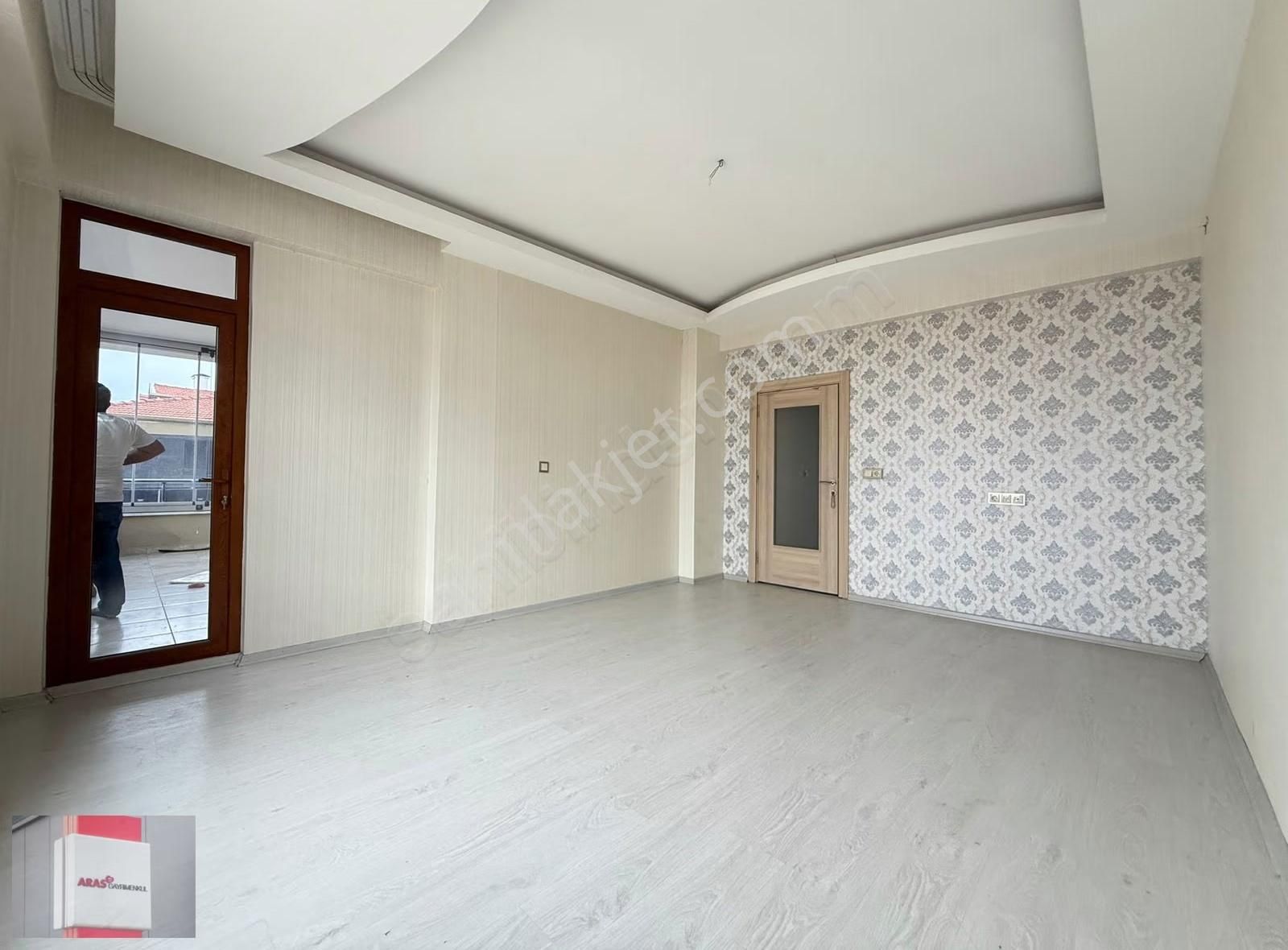Erenler Mahallesinde Site İçi 3+1 Bakımlı Geniş Kiralık Daire - Görsel 32