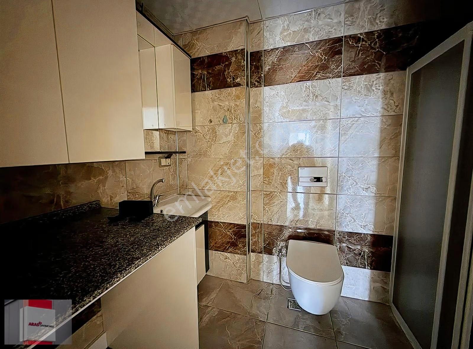 Erenler Mahallesinde Site İçi 3+1 Bakımlı Geniş Kiralık Daire - Görsel 11