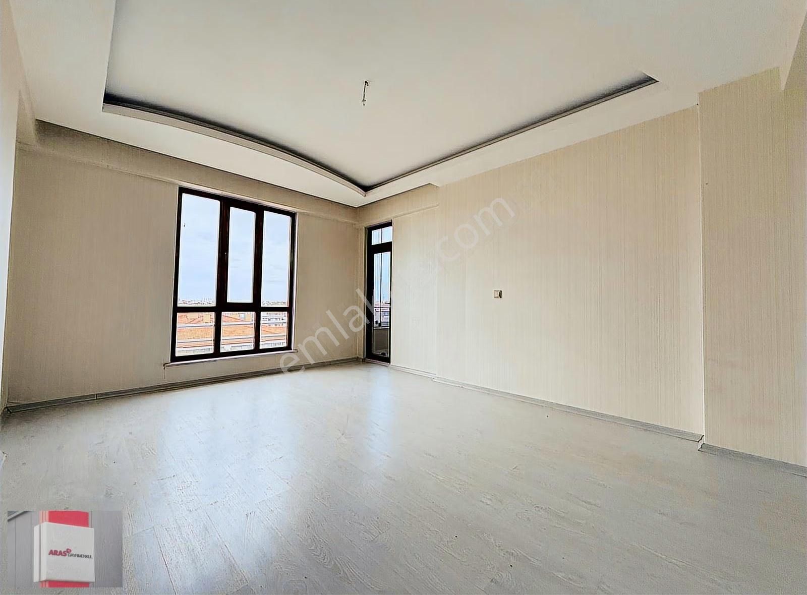 Erenler Mahallesinde Site İçi 3+1 Bakımlı Geniş Kiralık Daire - Görsel 31