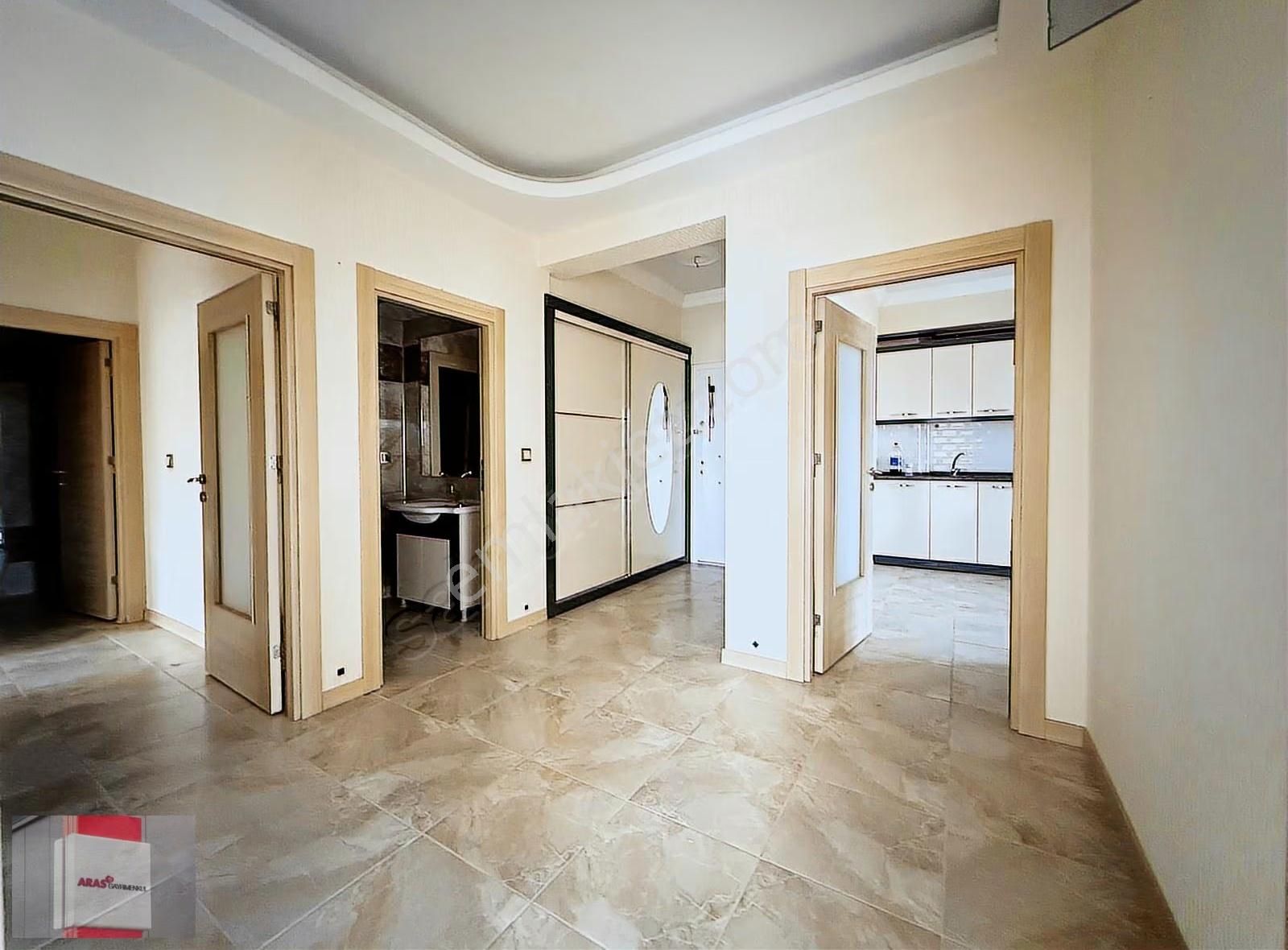 Erenler Mahallesinde Site İçi 3+1 Bakımlı Geniş Kiralık Daire - Görsel 10