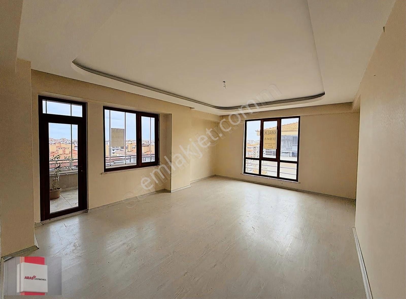 Erenler Mahallesinde Site İçi 3+1 Bakımlı Geniş Kiralık Daire - Görsel 25