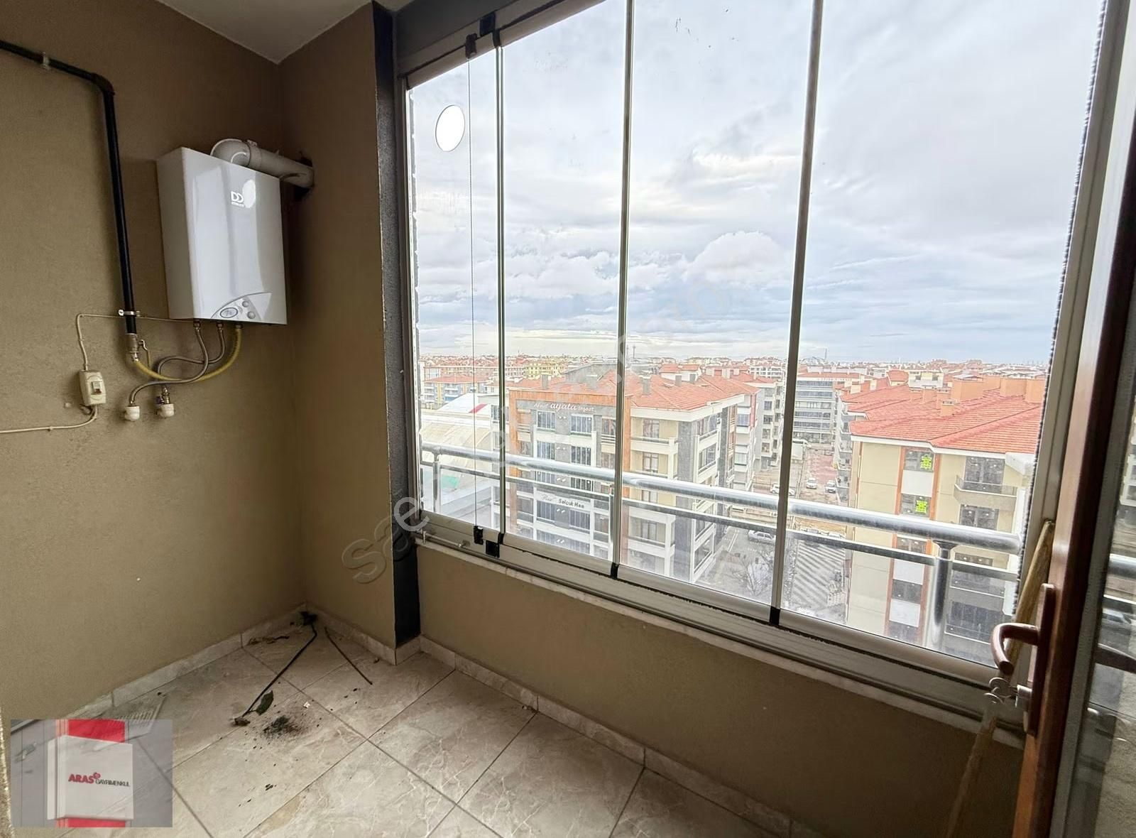 Erenler Mahallesinde Site İçi 3+1 Bakımlı Geniş Kiralık Daire - Görsel 19