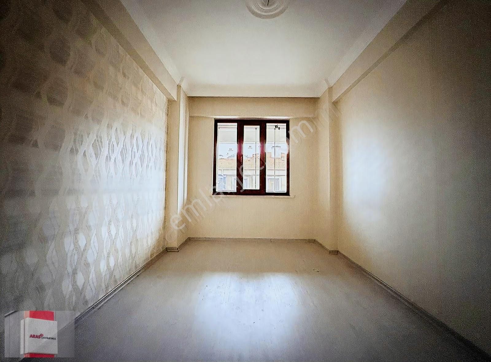 Erenler Mahallesinde Site İçi 3+1 Bakımlı Geniş Kiralık Daire - Görsel 2