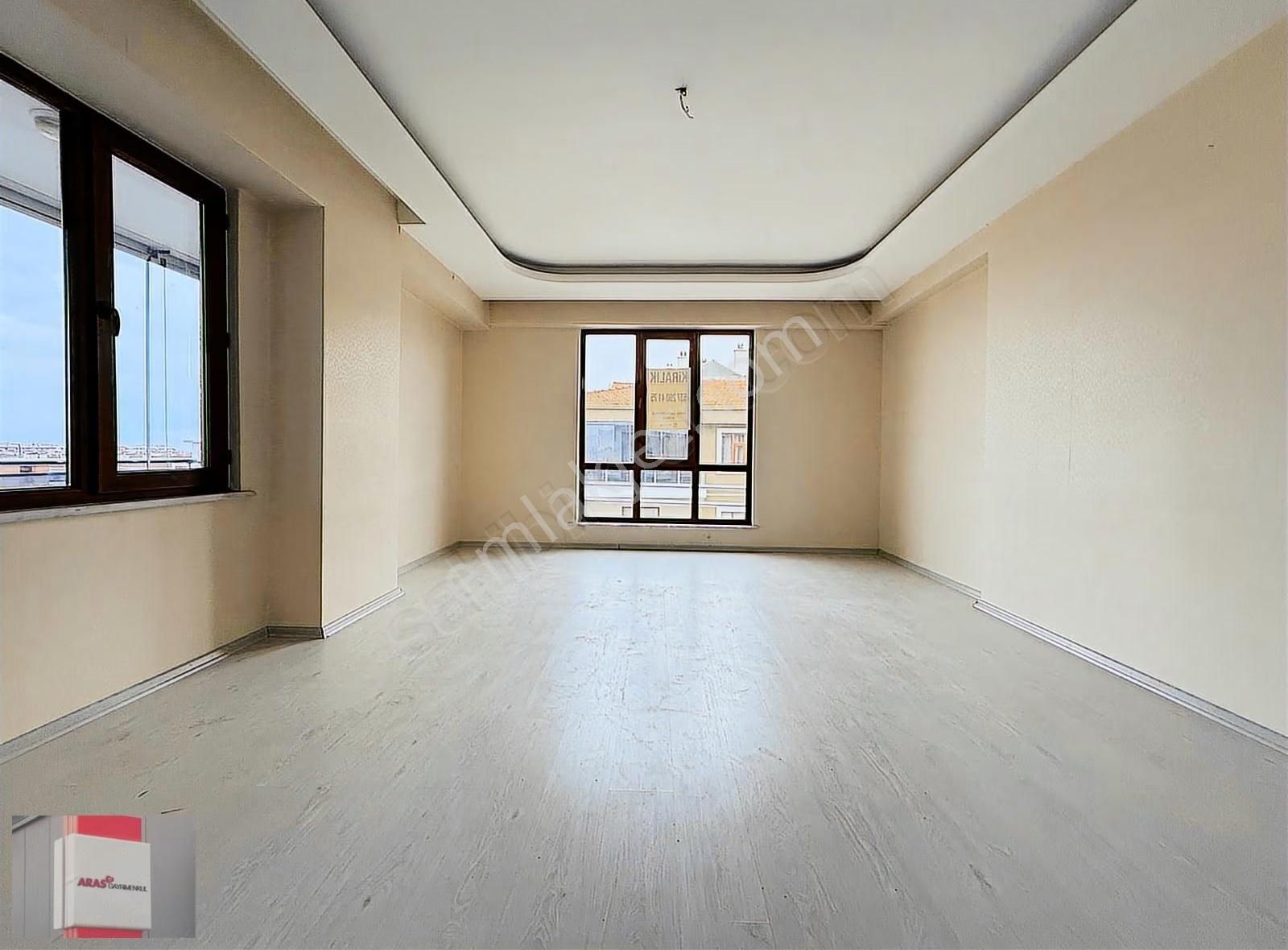 Erenler Mahallesinde Site İçi 3+1 Bakımlı Geniş Kiralık Daire - Görsel 22