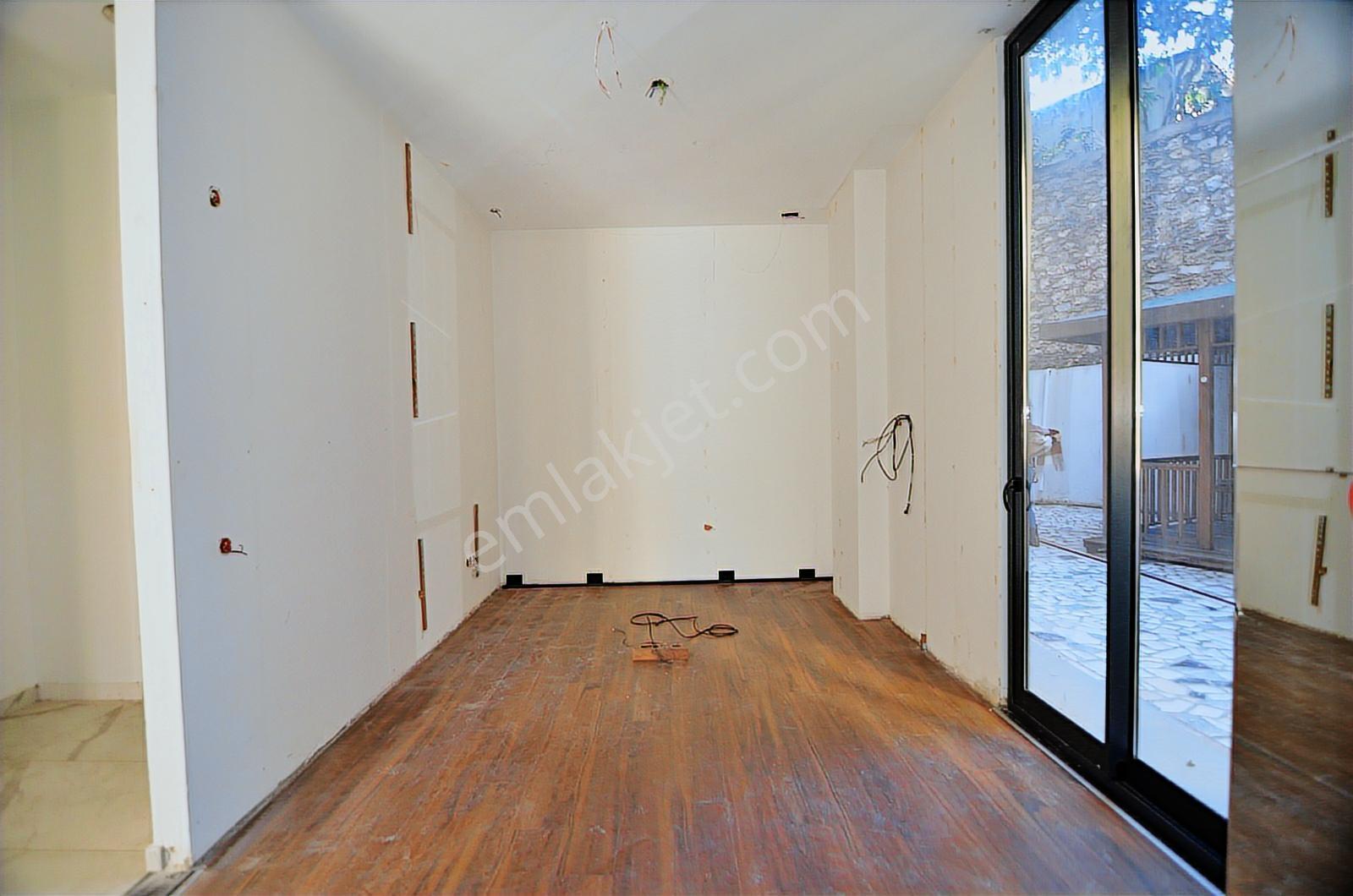 Alanya Atatürk Caddesinde 300m2 Kiralık Dükkan - Görsel 3
