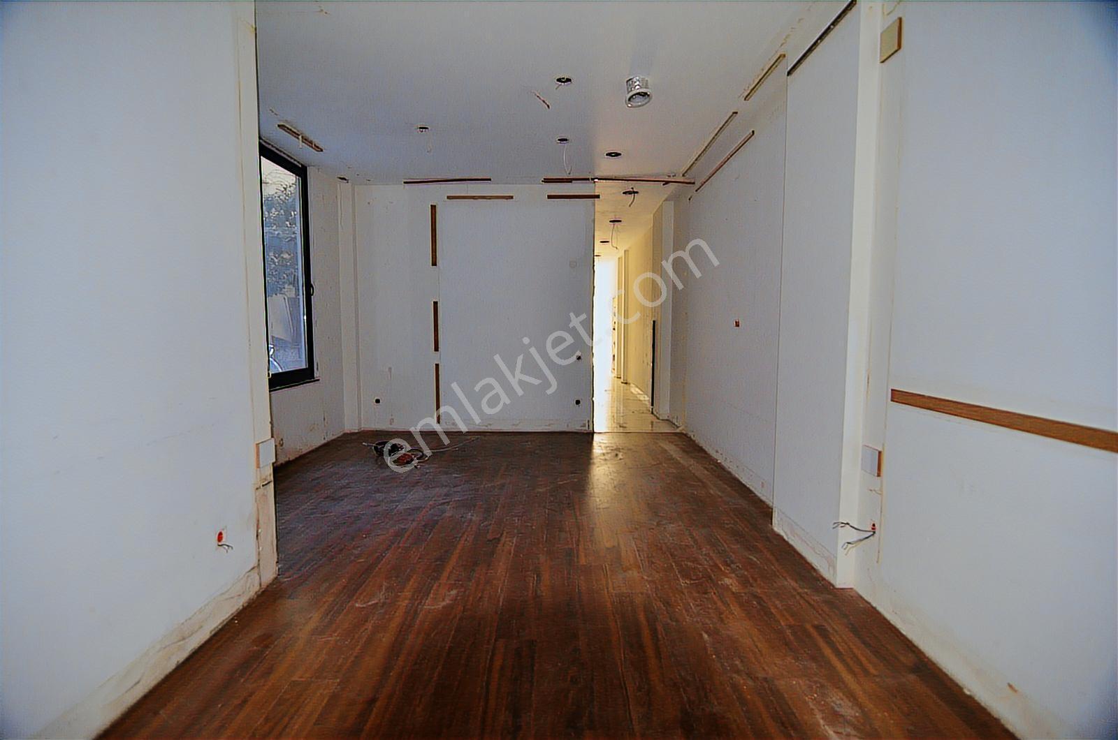 Alanya Atatürk Caddesinde 300m2 Kiralık Dükkan - Görsel 12