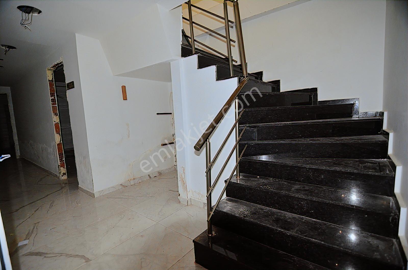 Alanya Atatürk Caddesinde 300m2 Kiralık Dükkan - Görsel 8