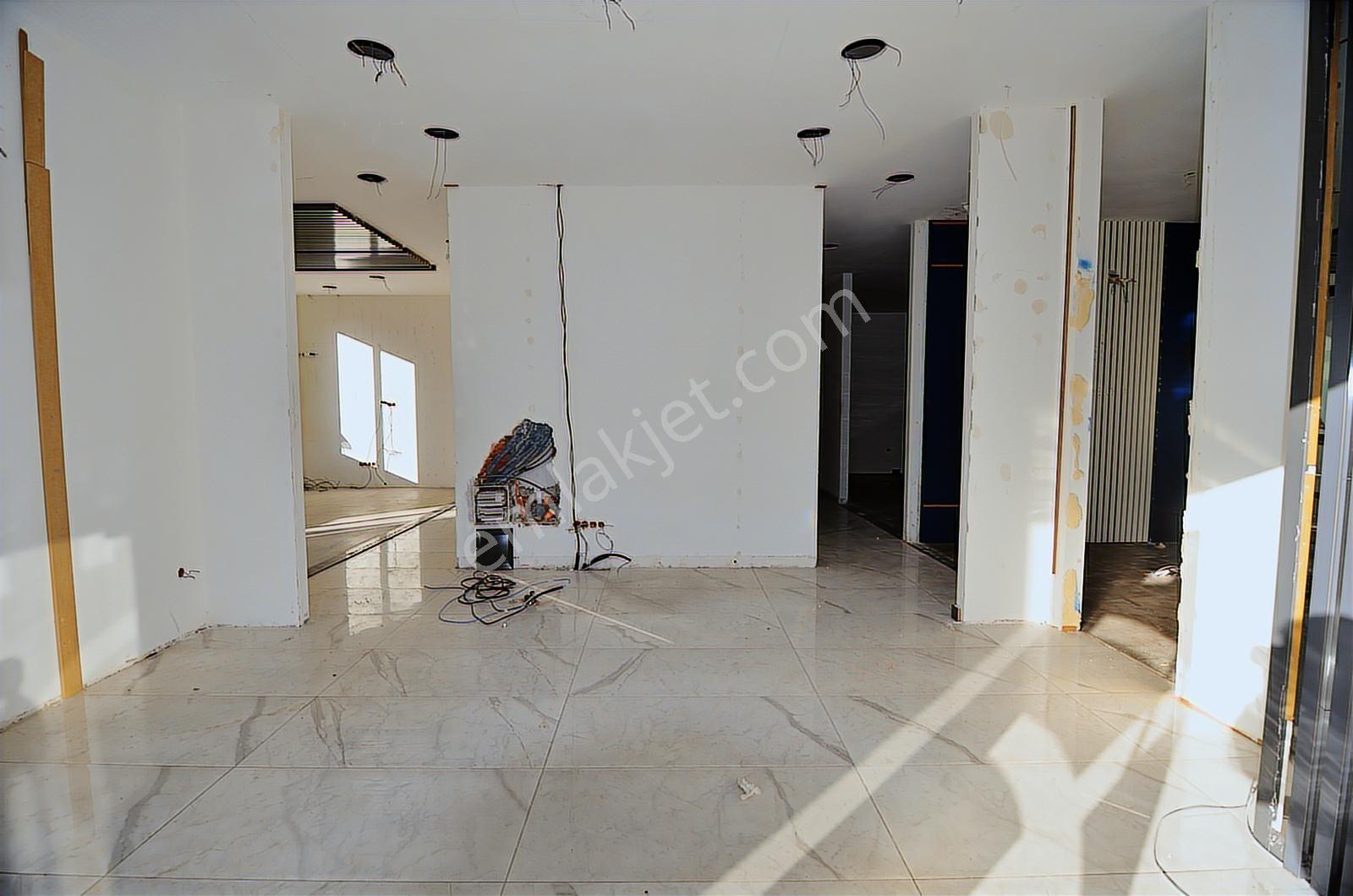 Alanya Atatürk Caddesinde 300m2 Kiralık Dükkan - Görsel 17