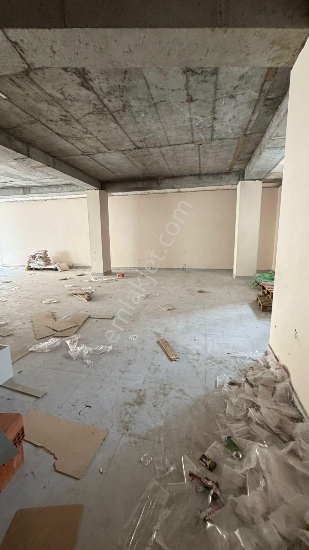 Müslüm Emlak'tan Avcılar Cumhuriyet Cad. Kiralık 156 M² Sıfır Dükkan - Görsel 5