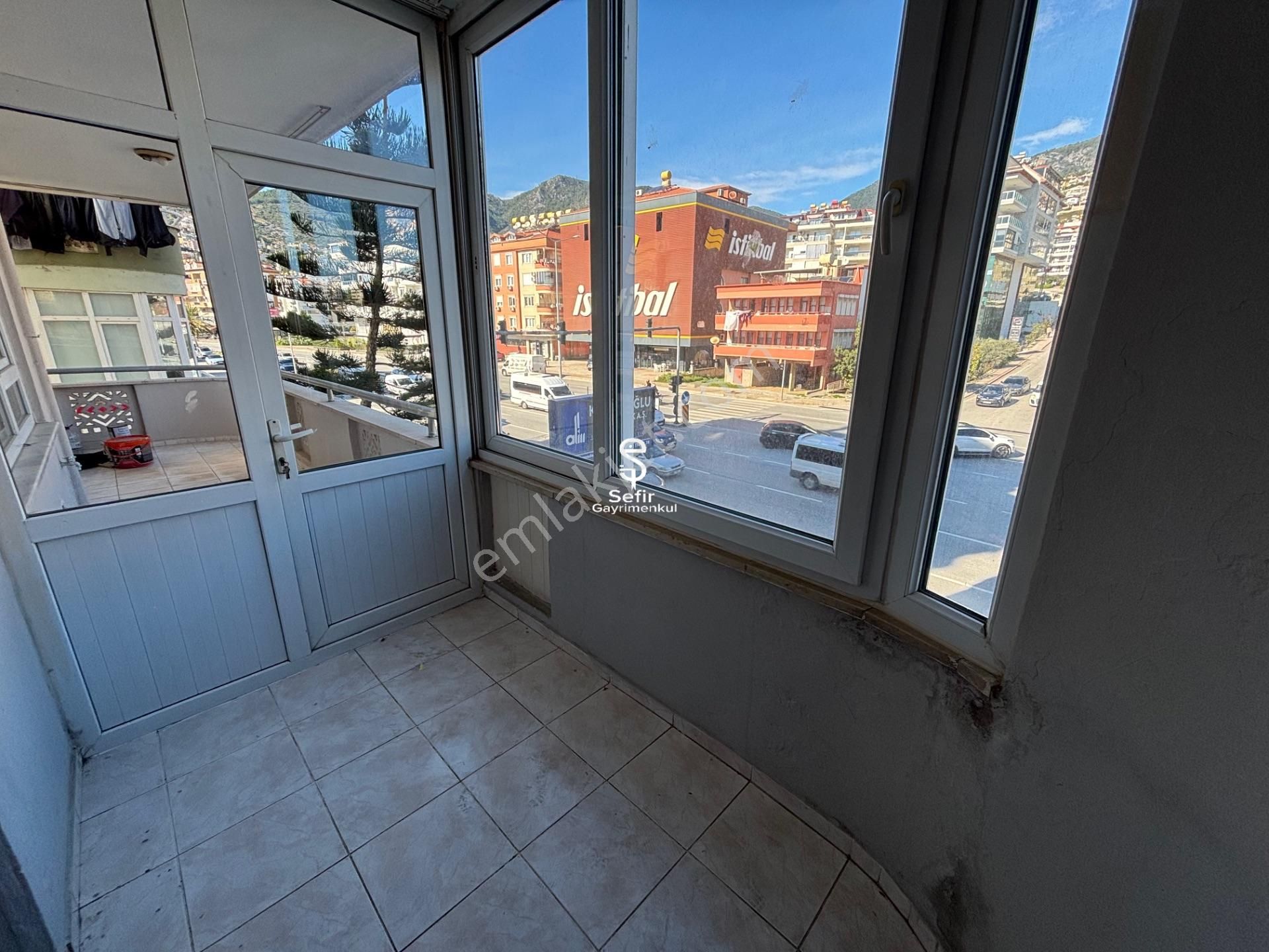 Alanya Hacet'te 3+1 Ayrı Mutfak Geniş Kiralık Daire - Görsel 8