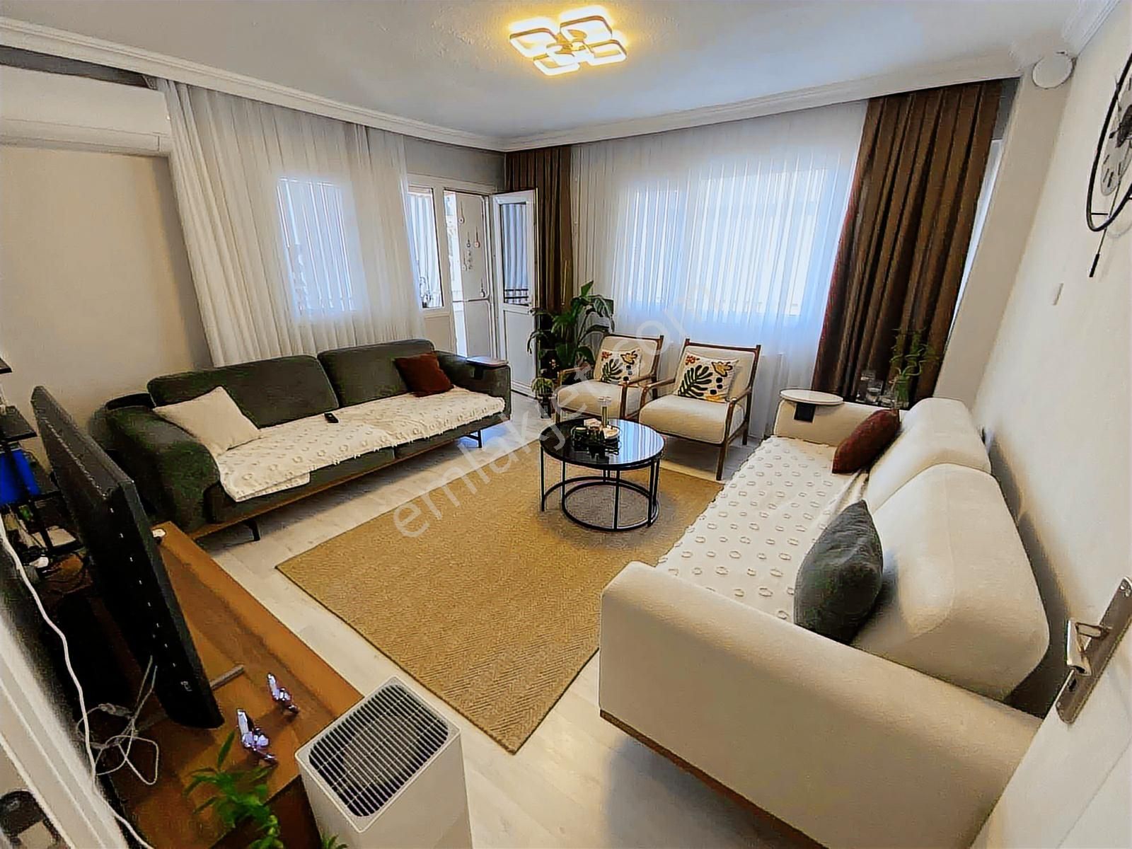 Dağlı !gayrimenkul'den 2+1 Cadde Üzeri Merkezi Konumda Daire
