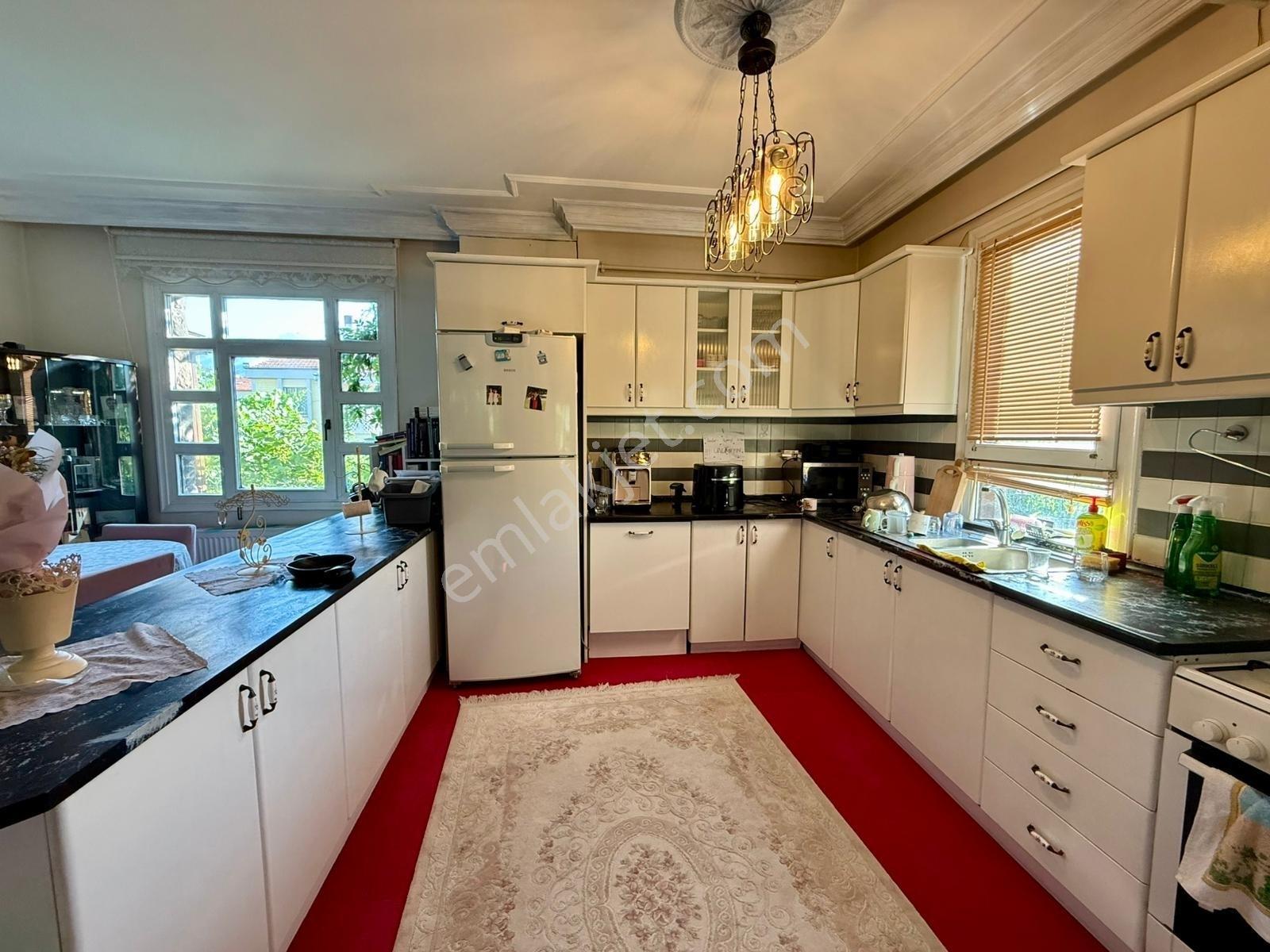 Erenköy Çankaya Villaları 3 Katlı 6+1 - Görsel 2