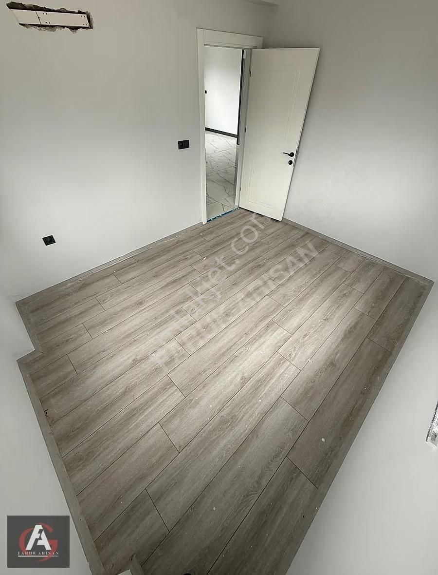 Faruk Arısandan Denize Çok Yakın İskanlı Ve Kullanışlı 2+1 Daire - Görsel 3