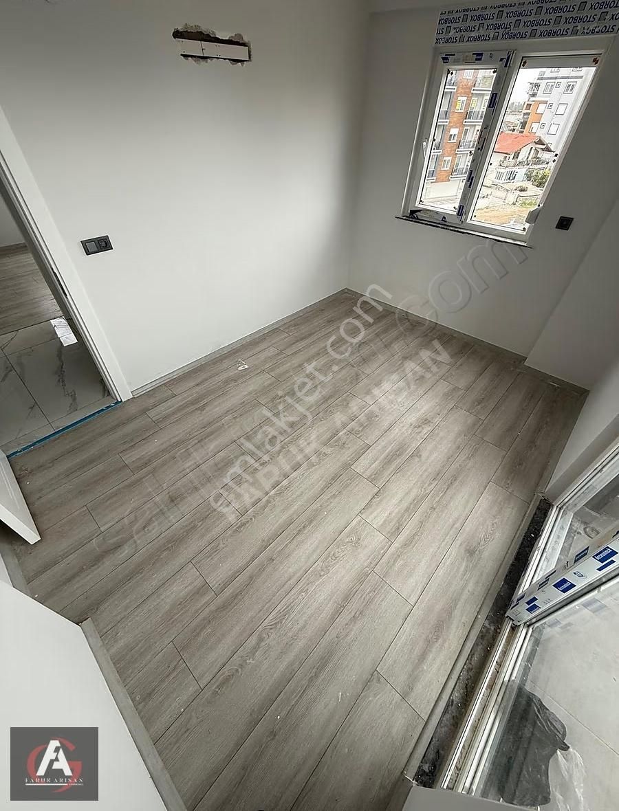 Faruk Arısandan Denize Çok Yakın İskanlı Ve Kullanışlı 2+1 Daire - Görsel 12