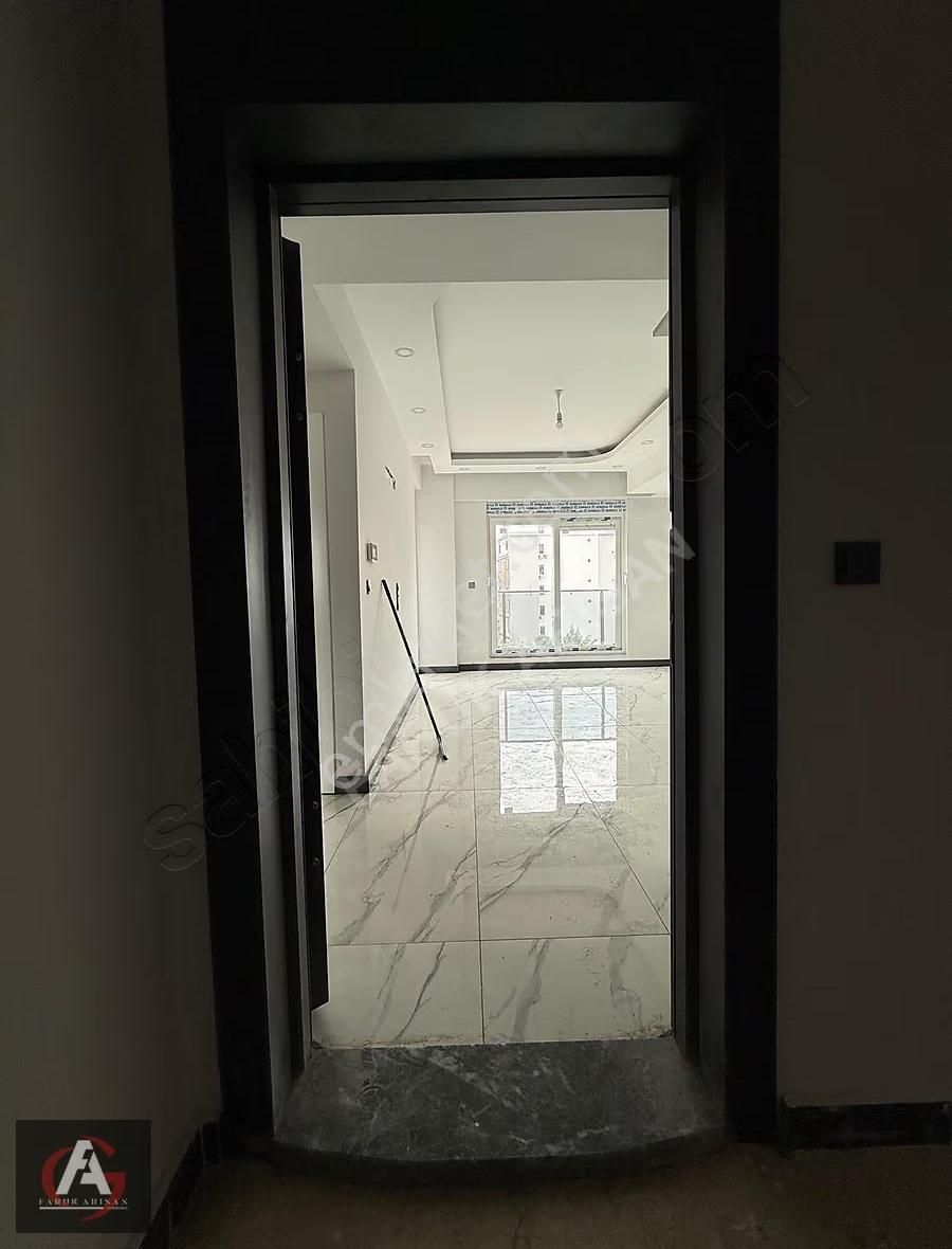 Faruk Arısandan Denize Çok Yakın İskanlı Ve Kullanışlı 2+1 Daire - Görsel 2