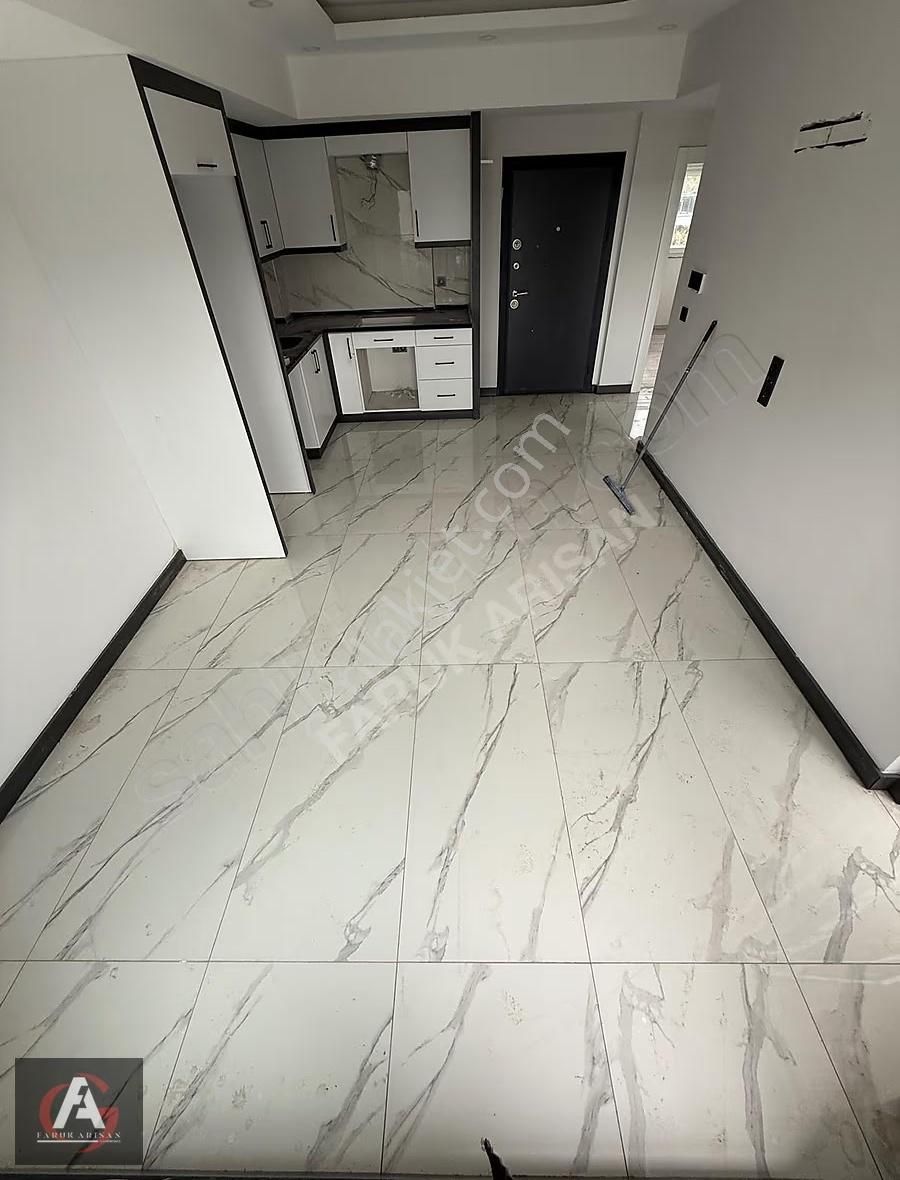 Faruk Arısandan Denize Çok Yakın İskanlı Ve Kullanışlı 2+1 Daire - Görsel 15