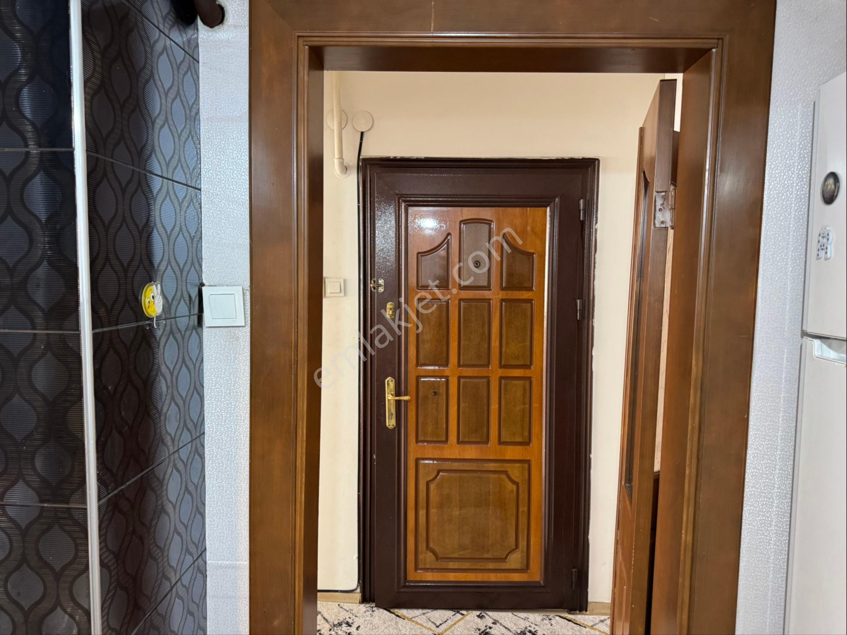 Manisa’ Da Şehrin Merkezi’ Nde Geniş Ve Asansörlü Ara Kat Dairemiz - Görsel 9