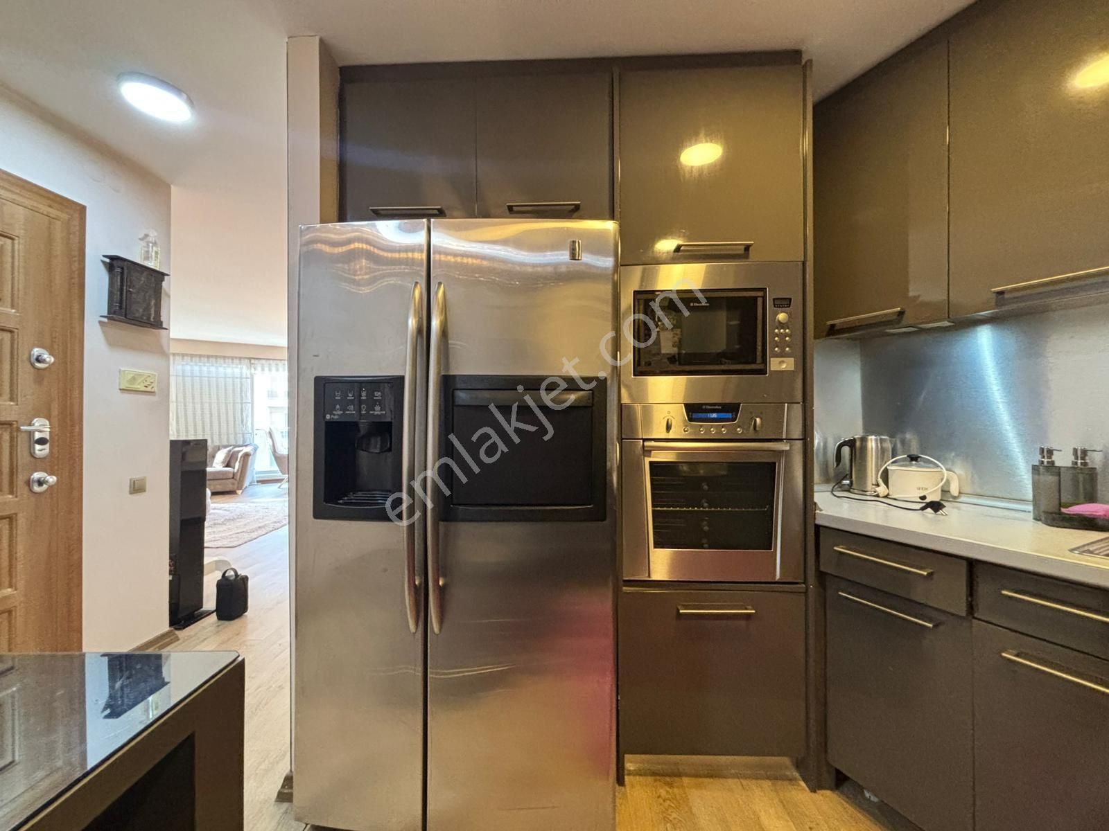 Alsancak Gündoğdu Meydanı Yakını Lüks Eşyalı 3+1 Kiralık Daire - Görsel 12