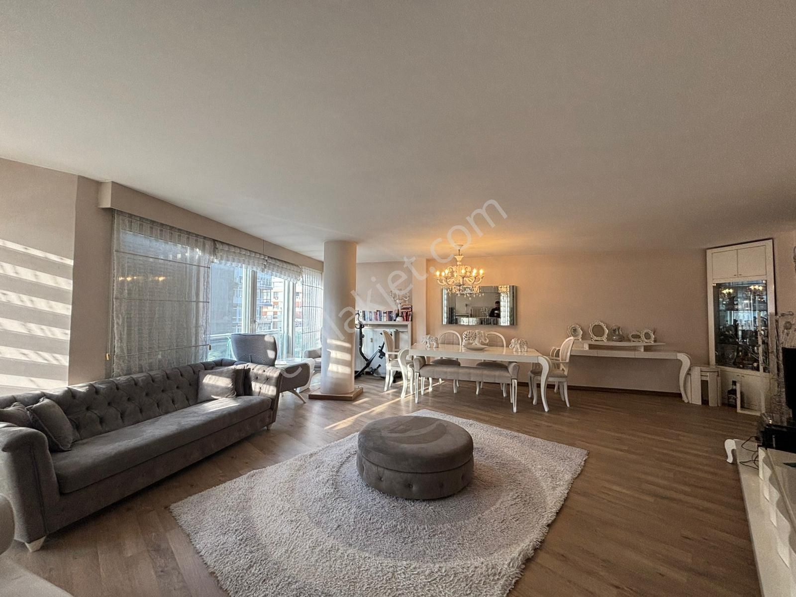 Alsancak Gündoğdu Meydanı Yakını Lüks Eşyalı 3+1 Kiralık Daire - Görsel 2