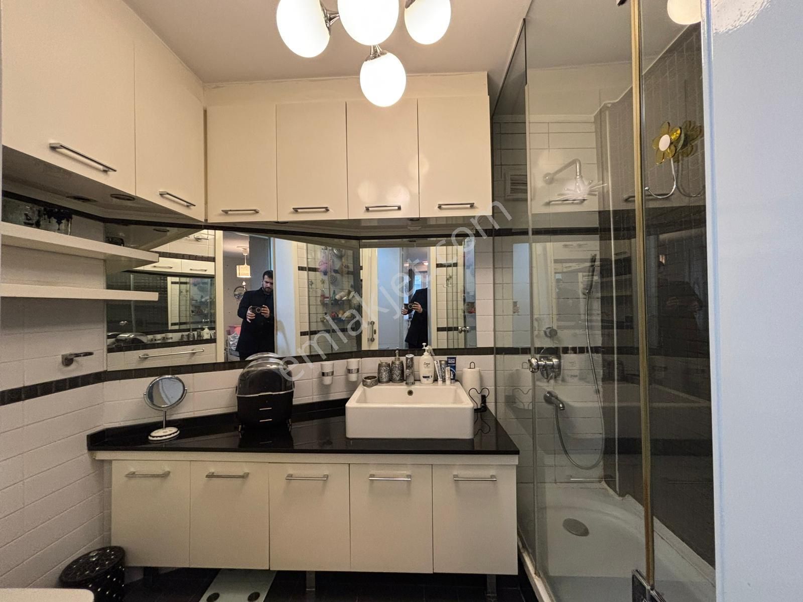 Alsancak Gündoğdu Meydanı Yakını Lüks Eşyalı 3+1 Kiralık Daire - Görsel 14