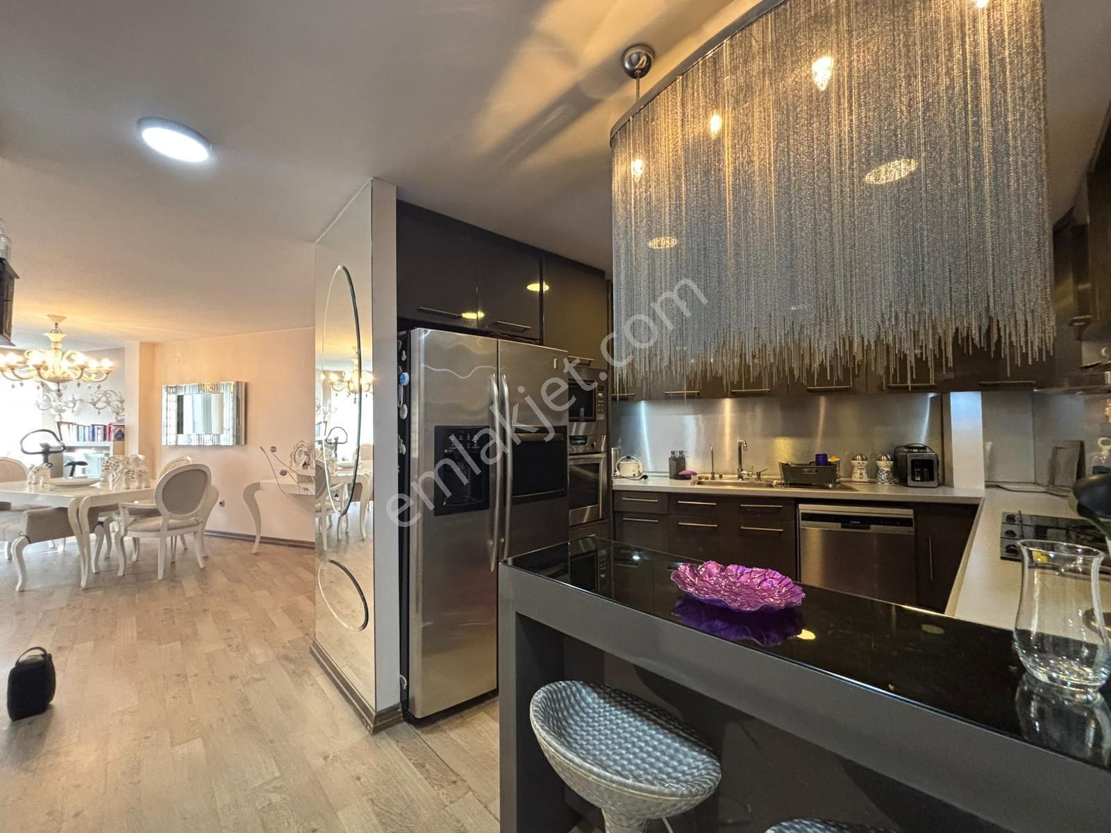 Alsancak Gündoğdu Meydanı Yakını Lüks Eşyalı 3+1 Kiralık Daire - Görsel 8