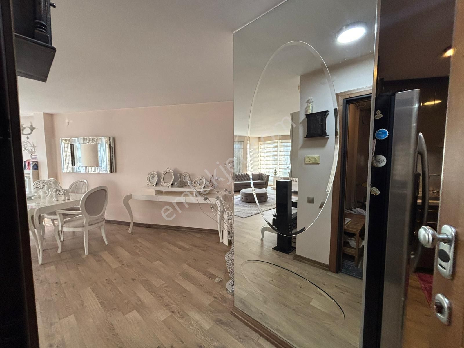 Alsancak Gündoğdu Meydanı Yakını Lüks Eşyalı 3+1 Kiralık Daire - Görsel 3