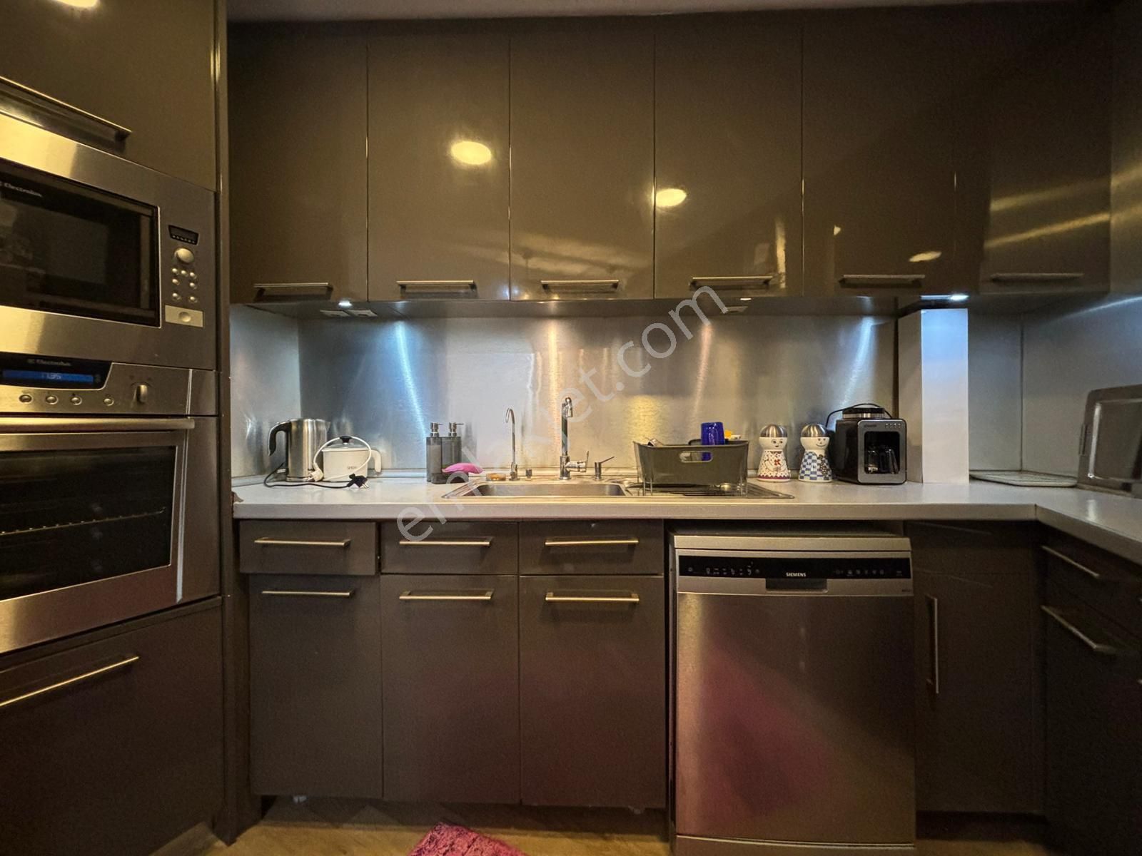 Alsancak Gündoğdu Meydanı Yakını Lüks Eşyalı 3+1 Kiralık Daire - Görsel 10