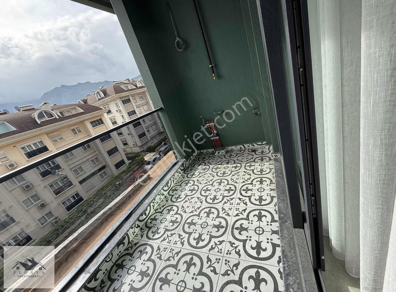 Kınıklıda Ultra Lüks Havuzlu 1+1 Yerden Isıtma Sıfır - Görsel 12