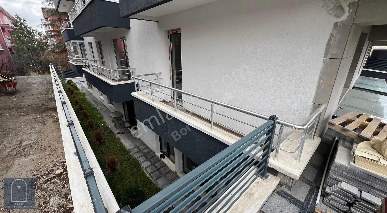 Satılık.. Hoşdere Cad. Üzeri 2+1 Köşe Boş. - Görsel 2