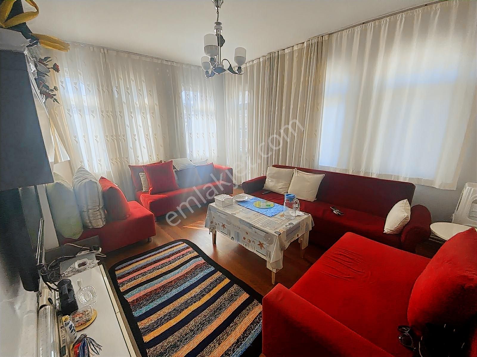 Bahçelievler Camlıkahve İski Yakını 3.kat 3+1 Ön Cephe