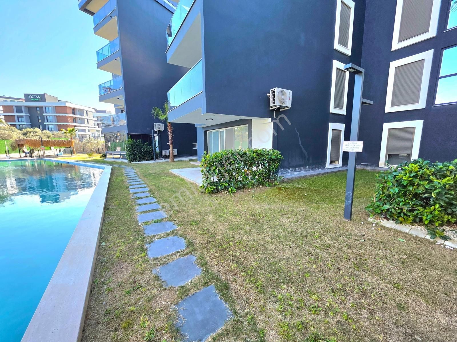 Kuşadası Otogar Arkasında 3+1 Bahçe Katı Kiralık Daire - Görsel 16