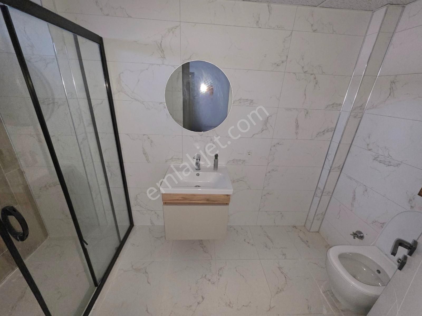 Kuşadası Otogar Arkasında 3+1 Bahçe Katı Kiralık Daire - Görsel 6