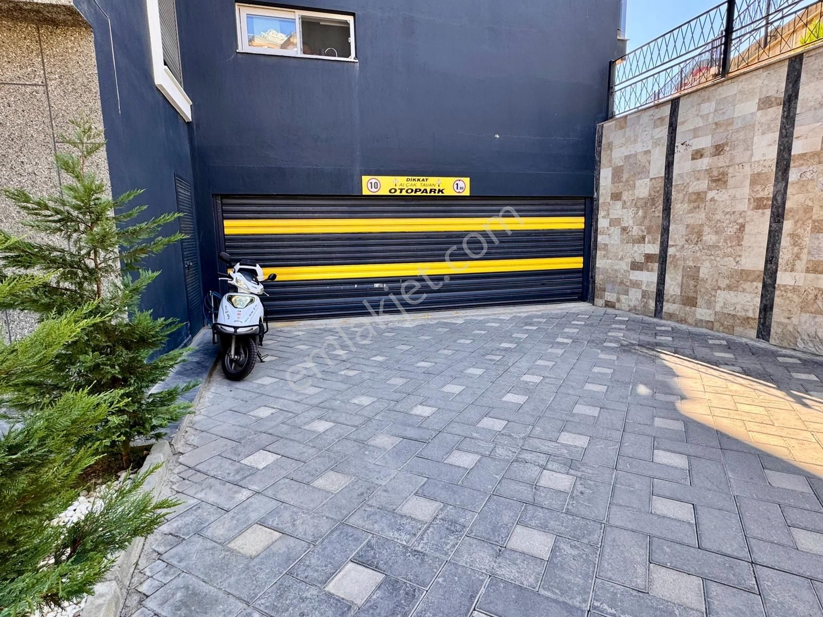 Kuşadası Otogar Arkasında 3+1 Bahçe Katı Kiralık Daire - Görsel 13