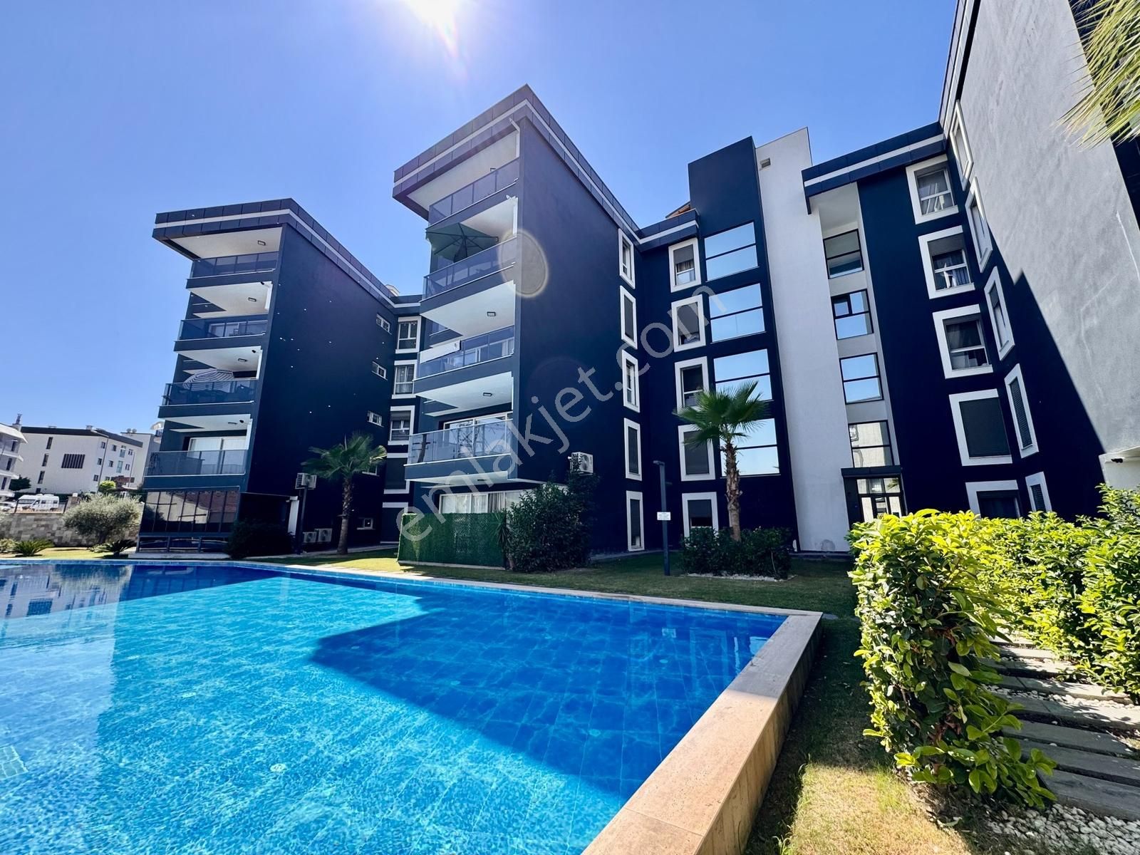 Kuşadası Otogar Arkasında 3+1 Bahçe Katı Kiralık Daire - Görsel 21