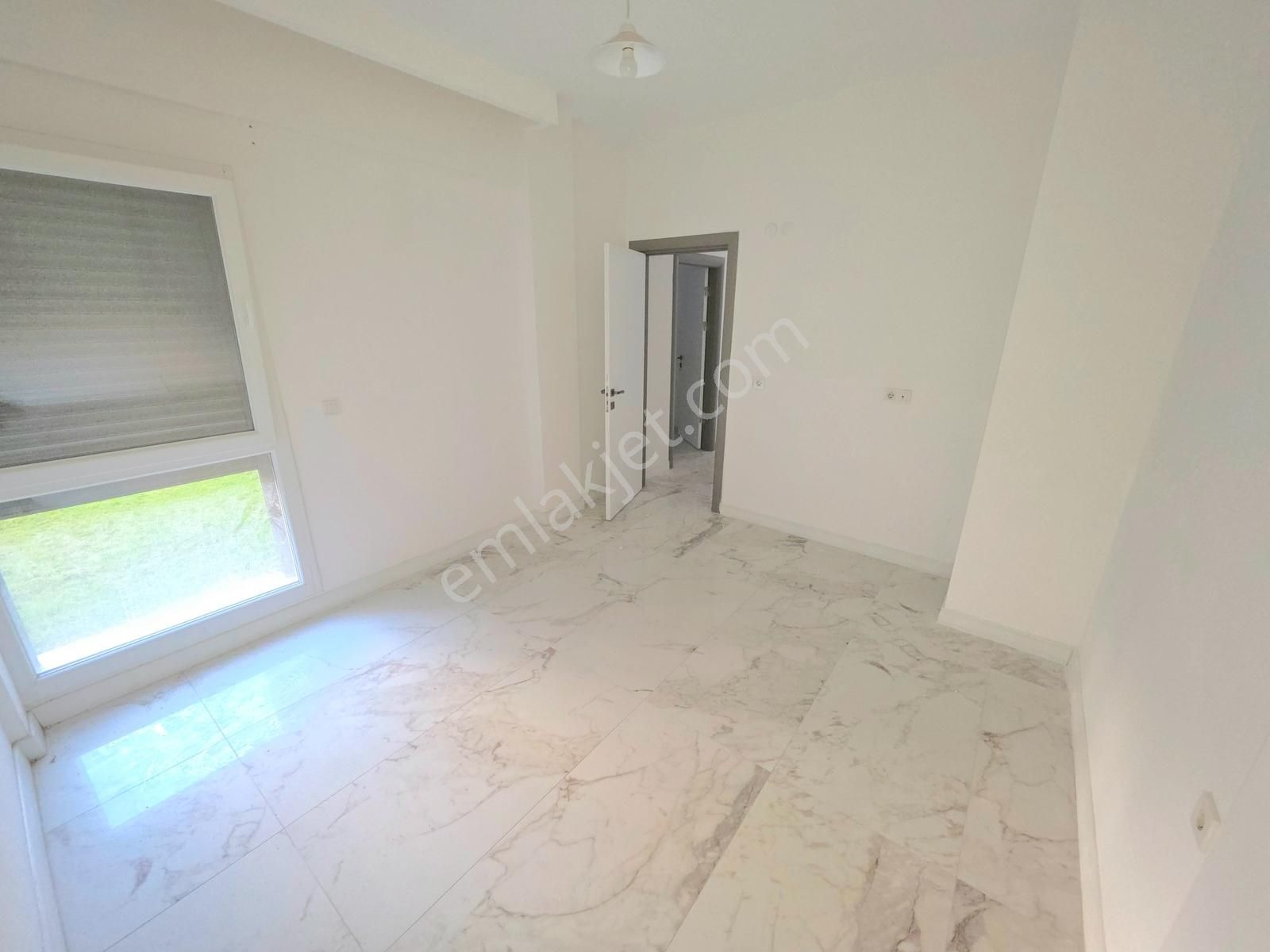Kuşadası Otogar Arkasında 3+1 Bahçe Katı Kiralık Daire - Görsel 32