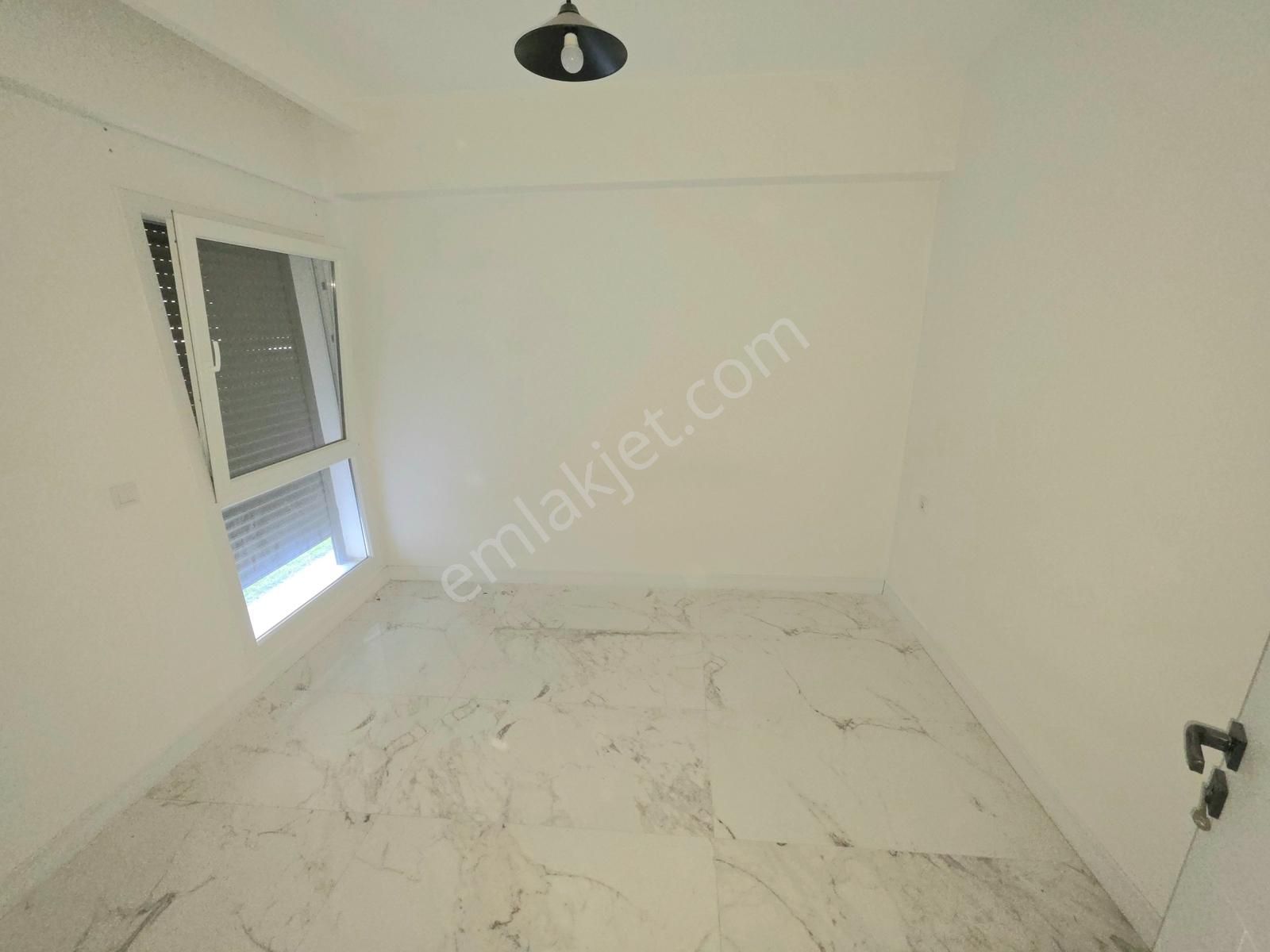 Kuşadası Otogar Arkasında 3+1 Bahçe Katı Kiralık Daire - Görsel 28