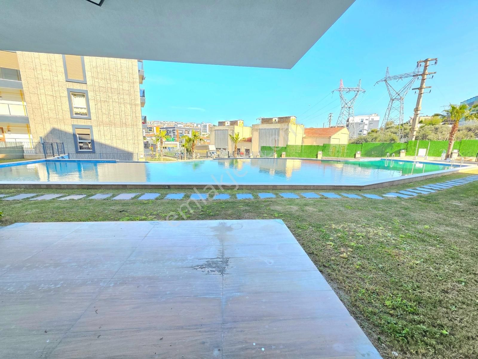 Kuşadası Otogar Arkasında 3+1 Bahçe Katı Kiralık Daire - Görsel 18