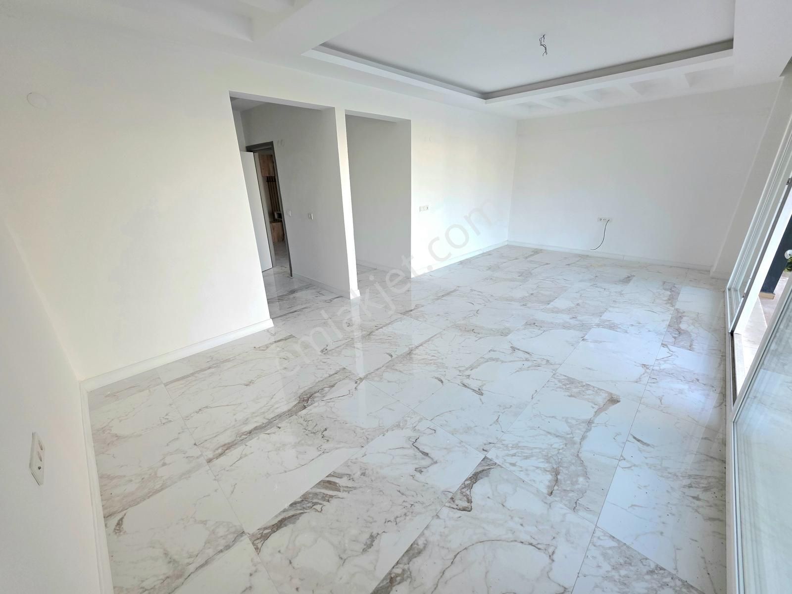 Kuşadası Otogar Arkasında 3+1 Bahçe Katı Kiralık Daire - Görsel 11
