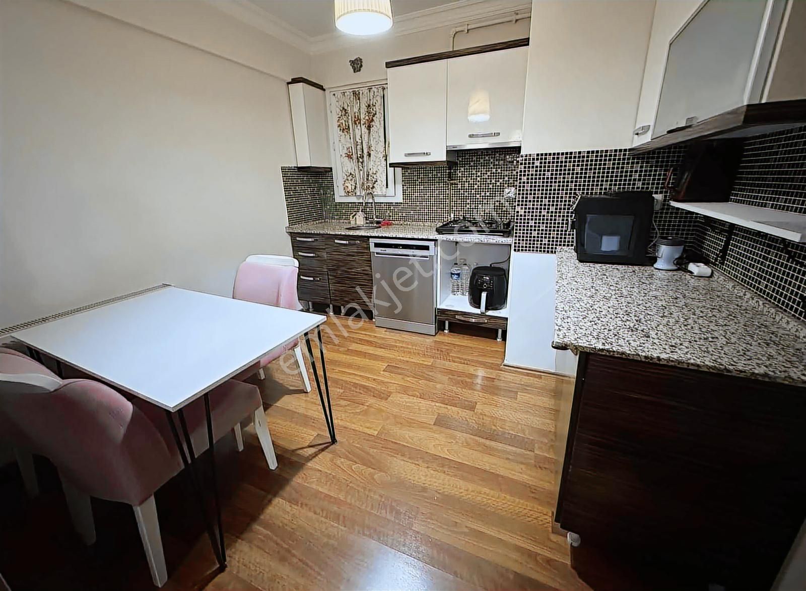 Nazım Hikmet Cd Üzeri Asansörlü Manzaralı Satılk Daire - Görsel 11