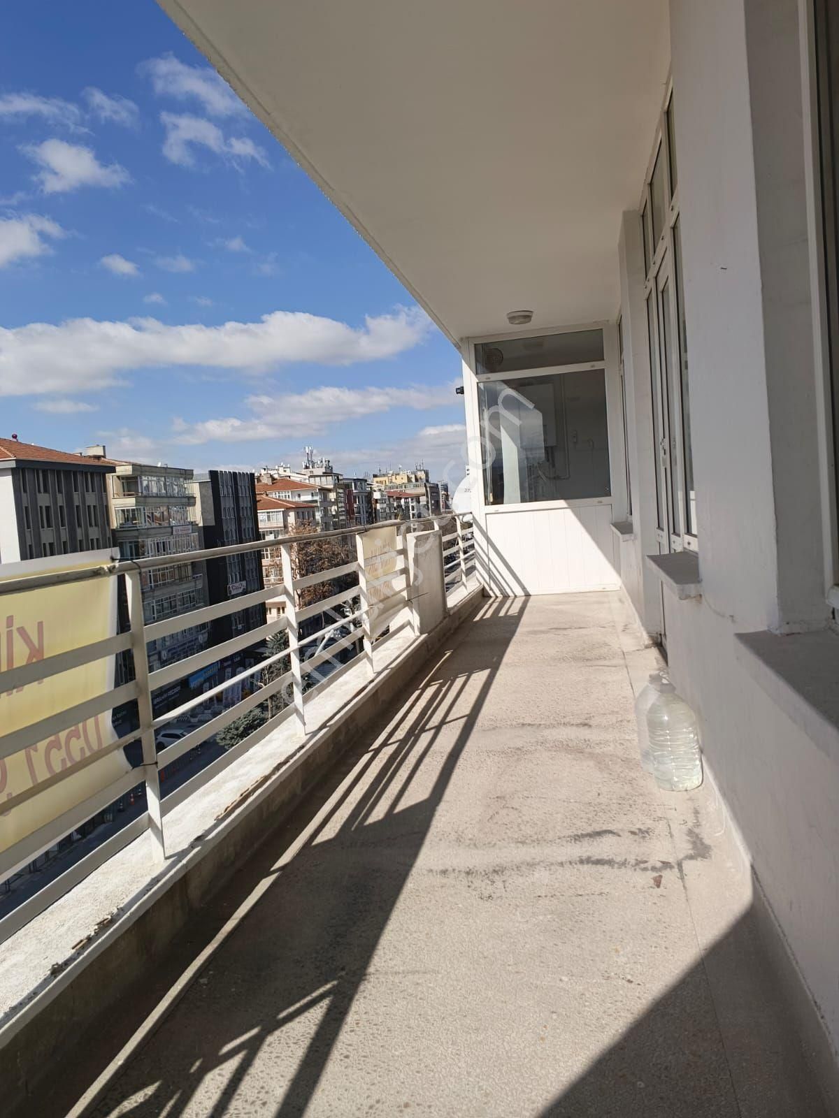 Gmk Bulvarı 2+1 Eşyalı Ön 6. Kat Kombili Asansörlü Boş - Görsel 11